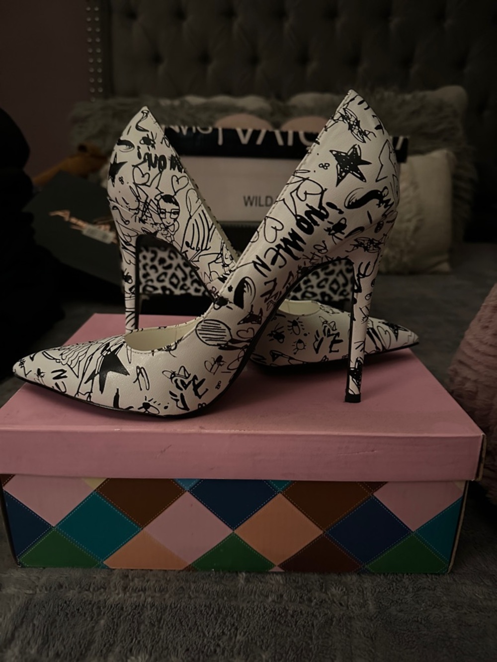 Shoe Republic LA White & Black Graphic Pointed Toe Stiletto Heels